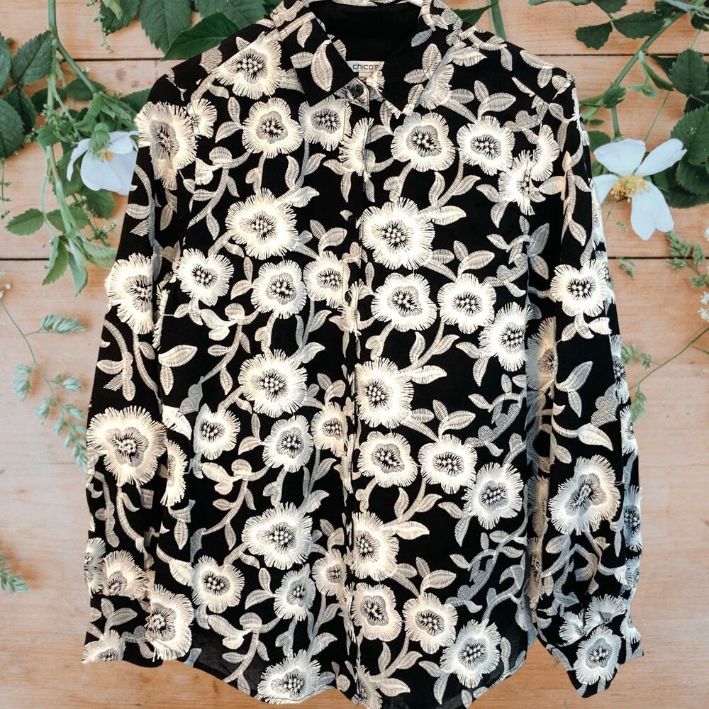 Chico's (Size 1 = Misses 8) #D Black and White Button Down Floral Jacket; Pre-Ow